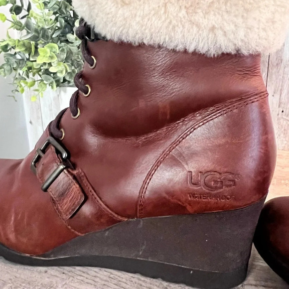 UGG Janney Leather and Sheepskin Leather Lace Up Wedge Boots with Fur Accent - Picture 9 of 11